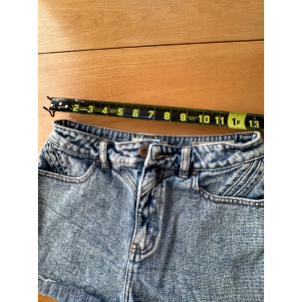 Bullhead Denim Co Jean Shorts Womens 25 Acid Wash High Rise Raw Hem Indie - Picture 8 of 13